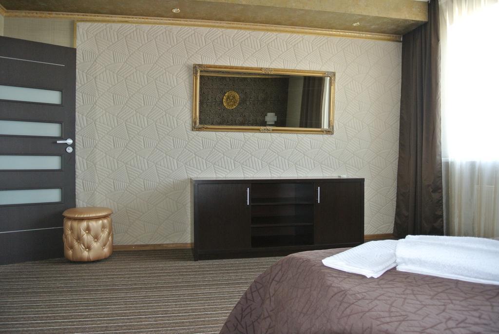 Panoramic View Apartment Poznyaky Kiev Luaran gambar